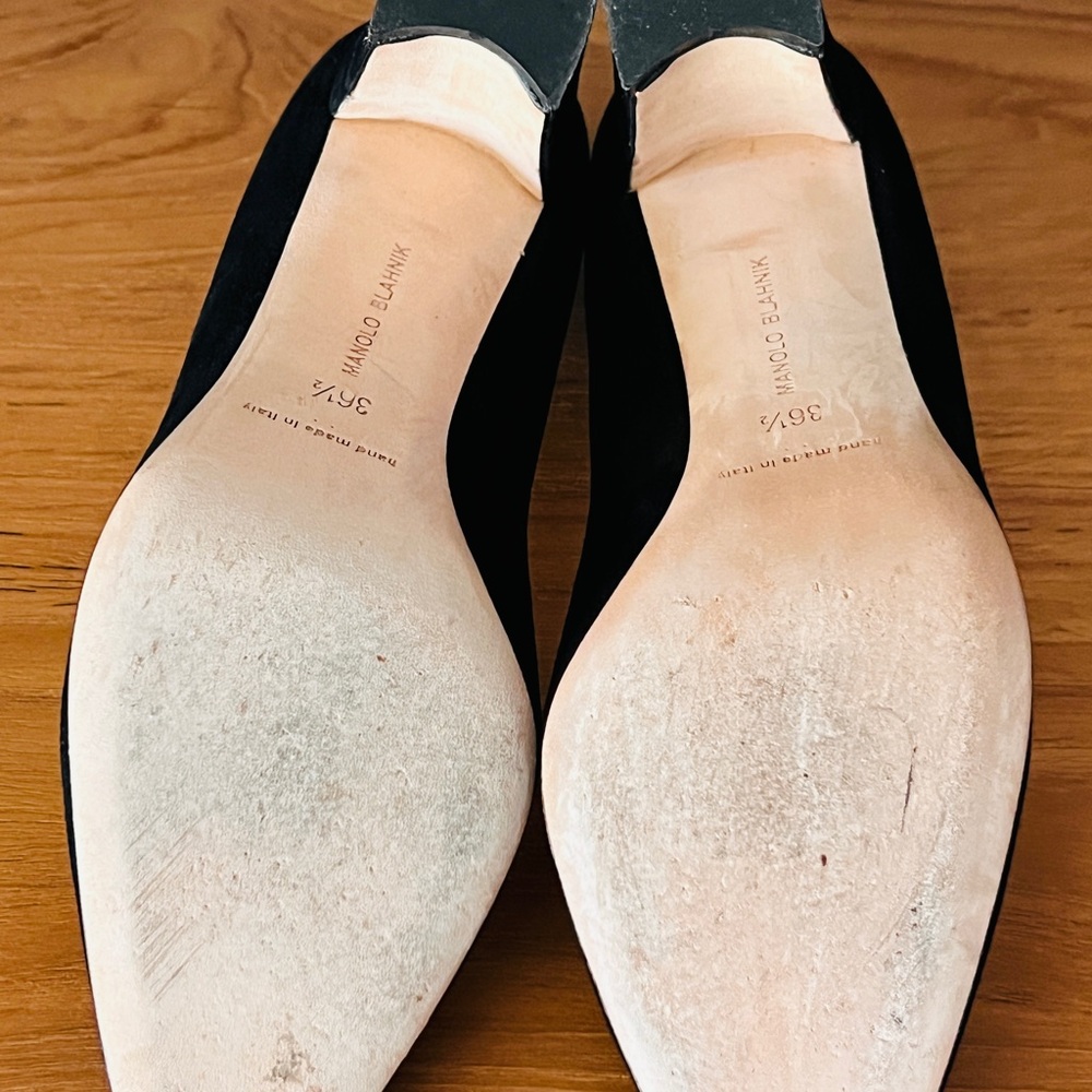 Manolo Blahnik Black Suede Block Heel Pumps EU 36.5 / US 6.5 - Picture 5 of 13